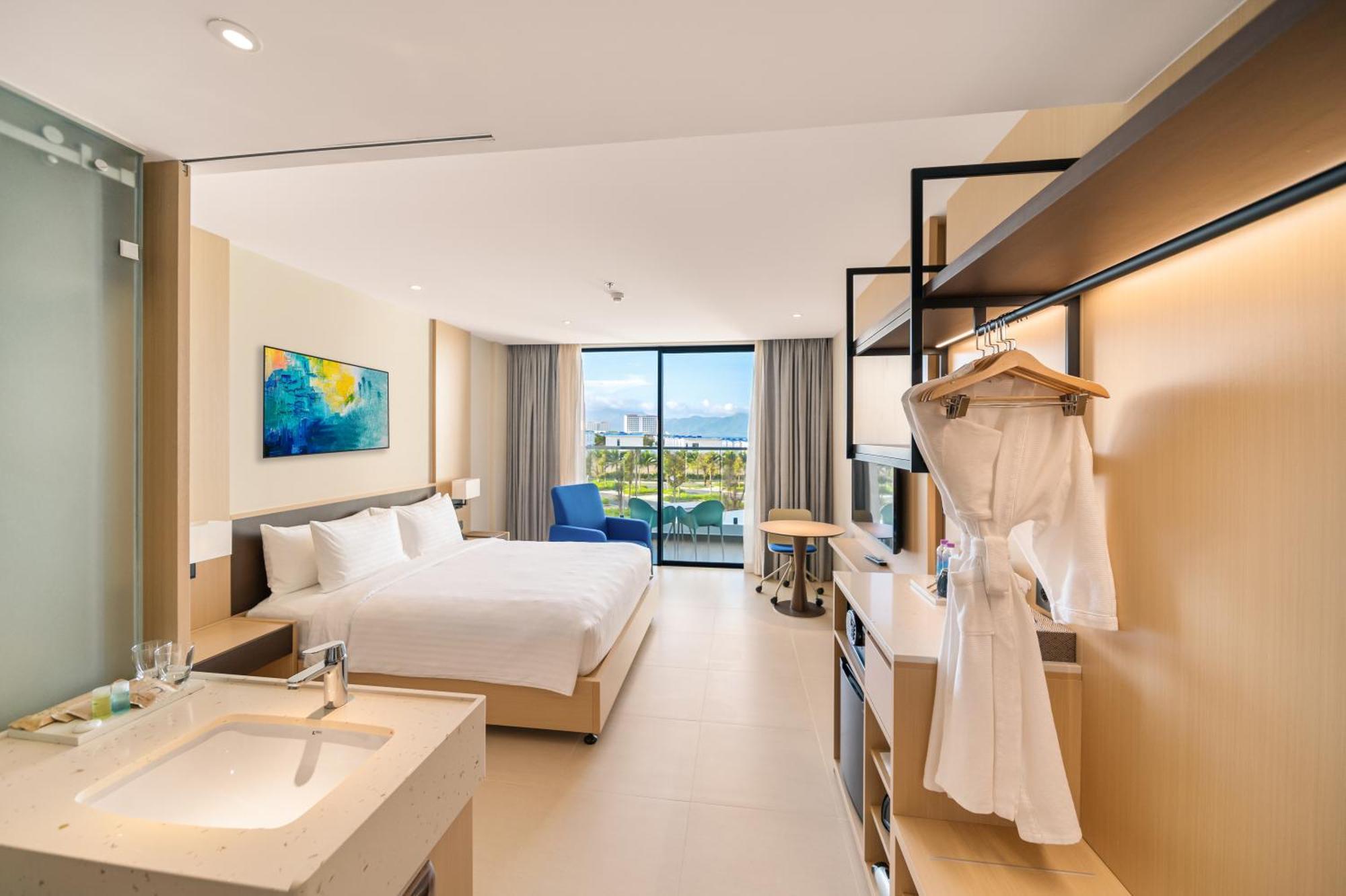 The Empyrean Cam Ranh Beach Resort Eksteriør billede